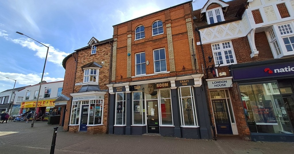 14 London House, Swinfens Yard, High Street, Stony Stratford, Milton Keynes, MK11