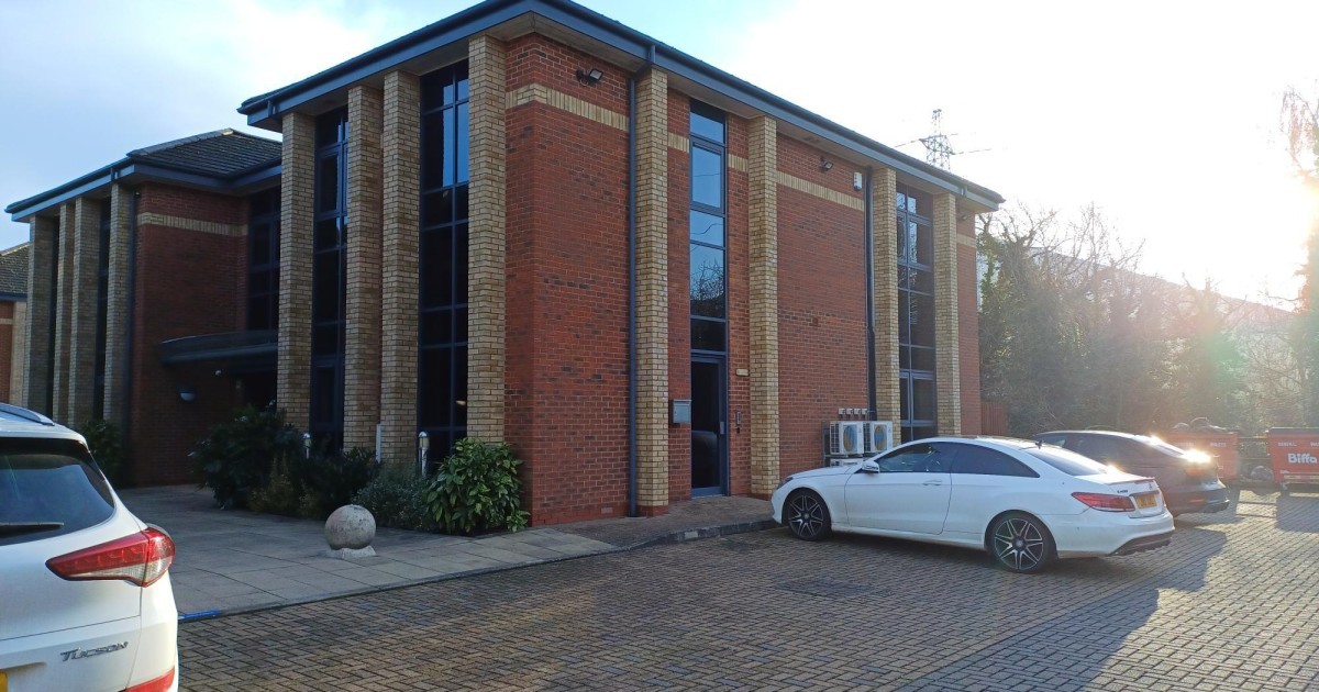 14 Queensbridge, Northampton, Northamptonshire, NN4 7BF