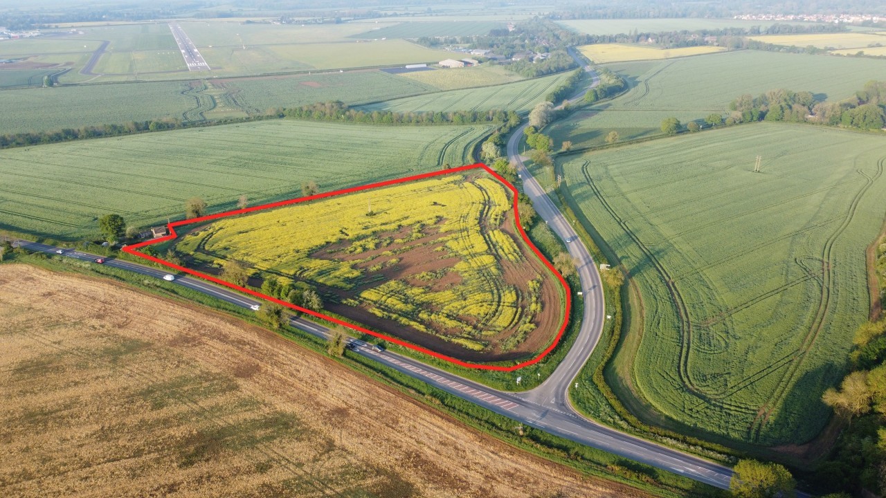 Telephone Field, Banbury Road, ShiptonOnCherwell, Kidlington, Oxfordshire, OX5 1FT Eddisons