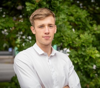 Lawrence Walpole   colour   folded arms