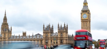 Parliament Square showing Big Ben and Houses of Parliament