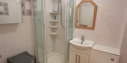 6 Bathroom