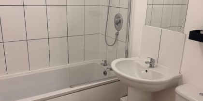 8 Carlton Bathroom 1
