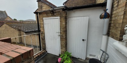 e8df24e1 9e80 406d b783 aea3756edf18