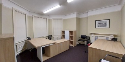 a067bb30 2309 40e7 b54a 617d4969841c