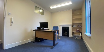 b26c984a cfb9 41fb bfa4 945293130fe2_web