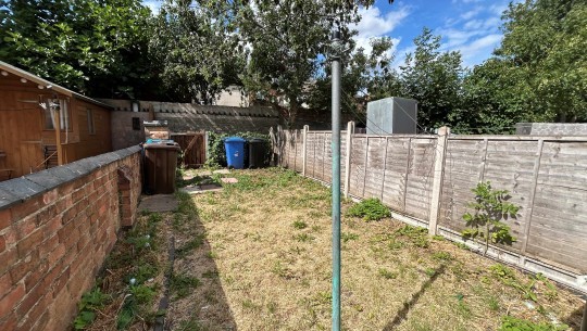 140 Crewe Street, Derby   garden