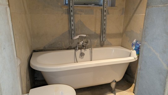 39 Willow Avenue   bathroom