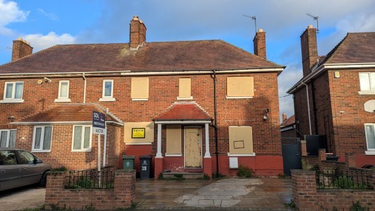 39 Willow Avenue   FRONT