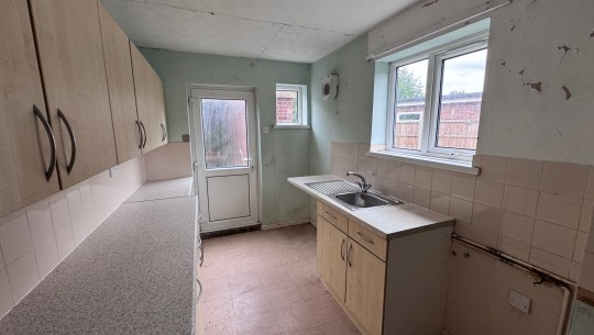 79 Green Leys, St  Ives PE27 6RY   kitchen