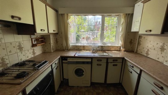 Hope Cottage, Private Walk, Chester, Cheshire, CH3 5XB   kitchen