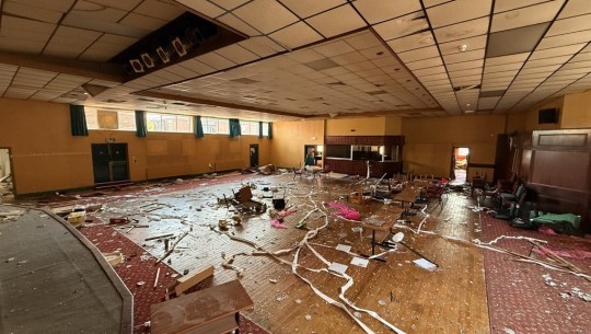 Lundwood Social Club, Pontefract Road, Barnsley, South Yorkshire, S71 5PN   hall