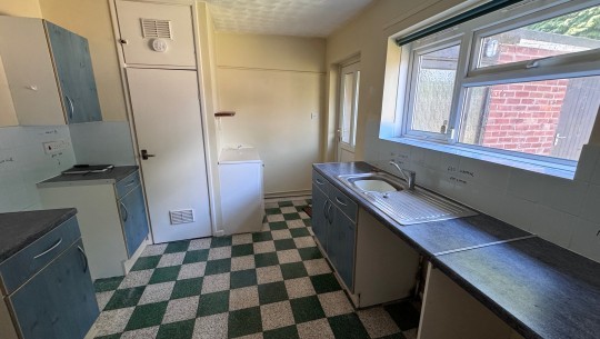 Property Auctions   September 2025   39 Harris Crescent   kitchen