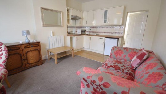 108 Clough Road, Rotherham S61 1RF   living space