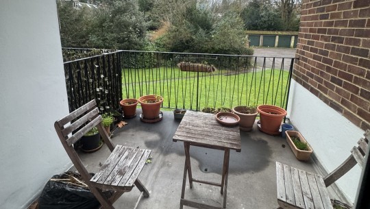BTGEPA   9 Masefield Court, 16 Lovelace Road, Surbiton KT6 6NH   balcony