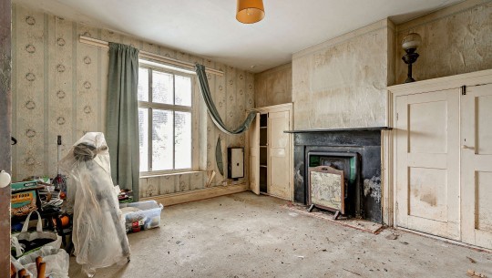 BTGEPA   Laurels, Kencot, Lechlade, Oxfordshire GL7 3QT   black fireplace