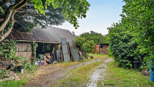 BTGEPA   Laurels, Kencot, Lechlade, Oxfordshire GL7 3QT   land
