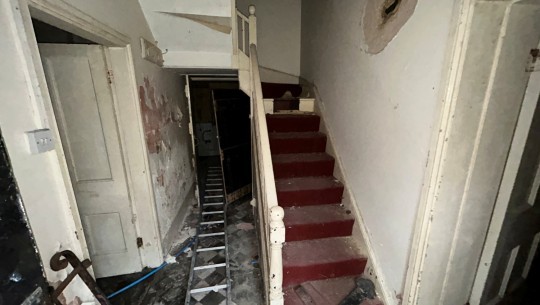 BTGEPA   Our Lady of the Rosary, Conway Old Road, Penmaenmawr, Conwy LL34 6YE   staircase