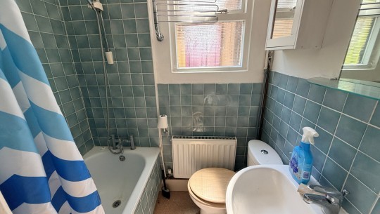 BTGEPA   38 Shirlock Road, London NW3 2HS   bathroom