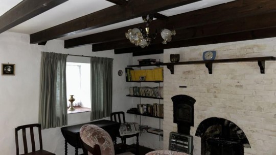 BTGEPA   Y Bwthyn   living room