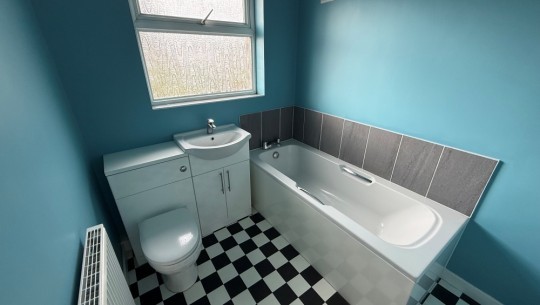 40 Robert Road   bathroom