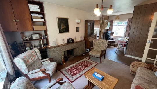 BTGEPA   1A Eastway   living room