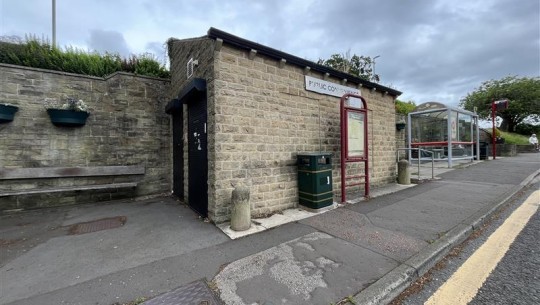 BTGEPA   Public Conveniences, Ripponden   angle