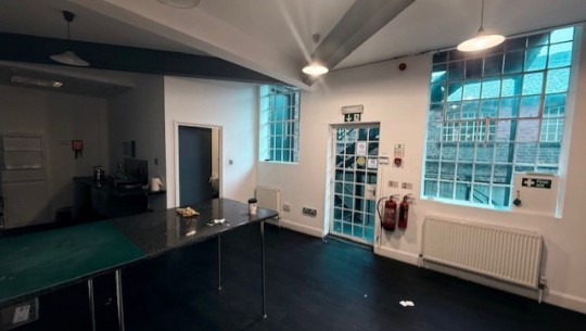 Property Auctions   Regent Place, Birmingham   long table