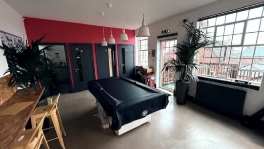 Property Auctions   Regent Place, Birmingham   pool table