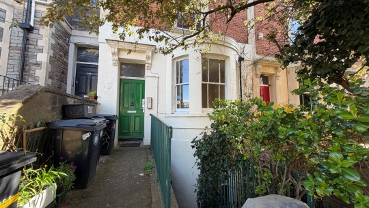 Property Auctions   122 Richmond Road   external