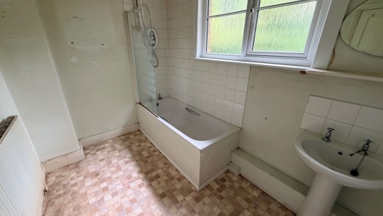 BTGEPA   The Crossings 194 Moorgreen   bathroom