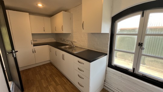 0080a328 337c 4fdb a9c7 ebb53ddffdc7