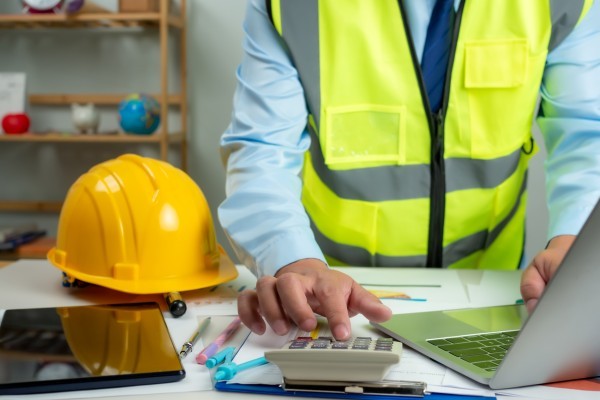 Contractor with calculator