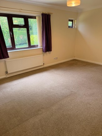 10 Master Bedroom (2)