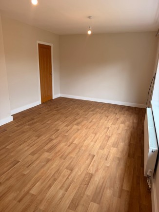4 Vic 2 Lounge