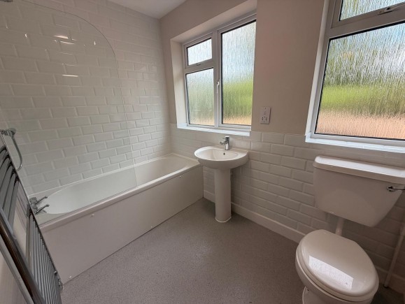 4 Vic 6 Bathroom