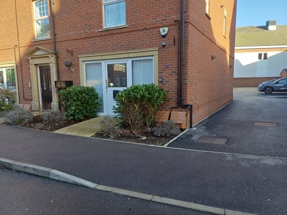 4f5294d4 0946 47fc 8195 42b50c76cd26_web