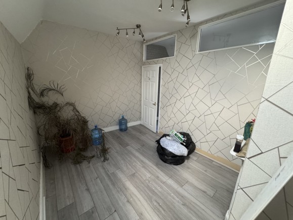 767d072d c523 40d4 aa46 3a70d48a5c3e_web