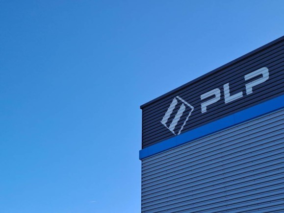 da67b2b1 d7fe 4de1 948b 0ba5d35f3208_web