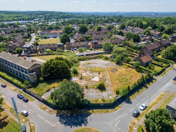 0ff689fa 850d 408d 8afd 660f6256641e_web