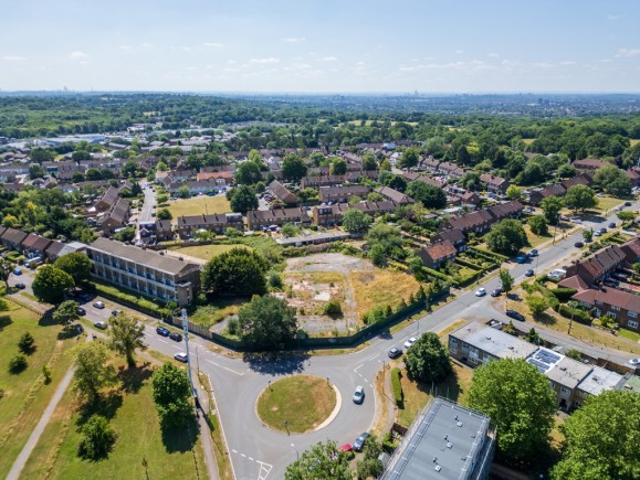 d6c6bb89 6587 40f8 b785 5e502f601ff3_web