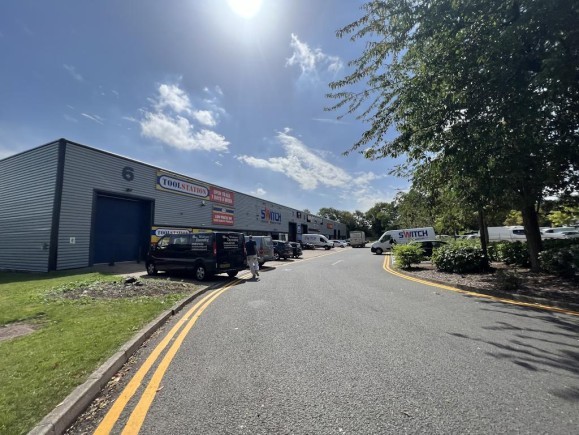 cd18bc5e 110d 47f7 ae41 ec5c922475a1_web