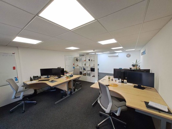 5c27933f 9a45 432c b48e fbd3f2ba67ed_web