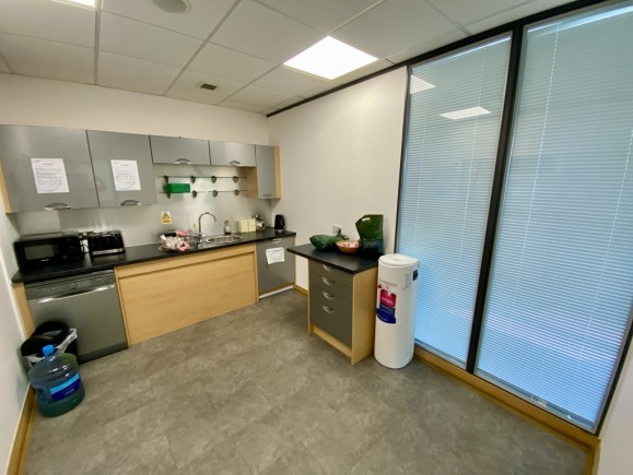 22b0dd61 b7e6 4974 bd36 3313dff86678_web