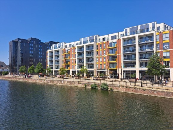 ea0111ed 2fbc 4f59 b5de 818f5116aaf6_web