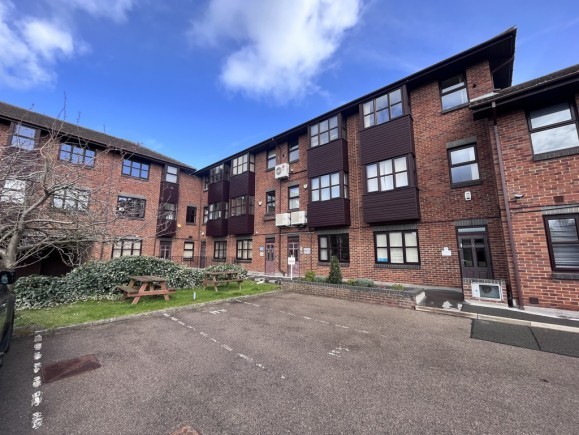 38e8bd4c e7b5 4894 abc9 7f7bad98bc4d_web