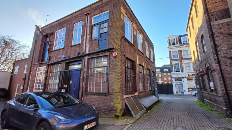 6b9fa9c4 75c7 4885 a8e4 81492d122637_web