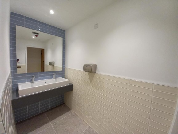 106a22b5 ae24 43cf b635 8aff50181cce_web