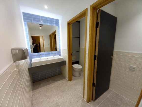 f213e42b d774 4814 98c4 7a29c4ce710c_web