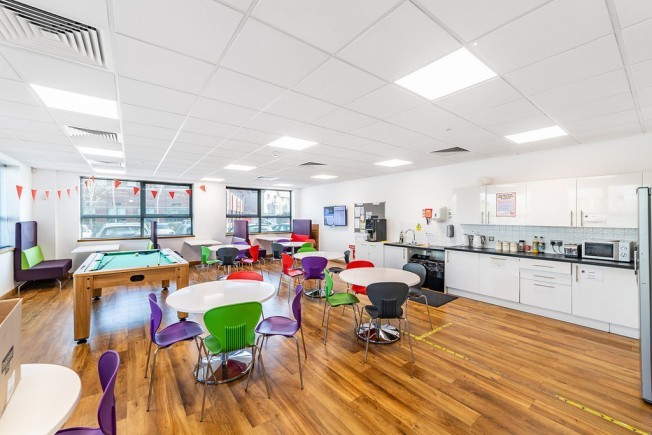 2c2b5ad3 cb2d 4d18 a958 0e2df9f406d1_web